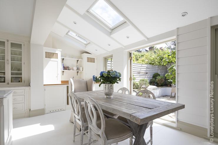 Lovelydays Luxury Rentals introduce Abbeville road house in the center of London.