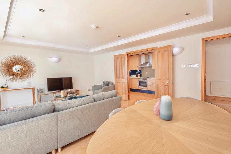 Lovelydays luxury service apartment rental - Soho - Argyll Street Penthouse - Owner - 2 bedrooms - 2 bathrooms - Luxury living room - 8f887ad29c8c - Lovelydays