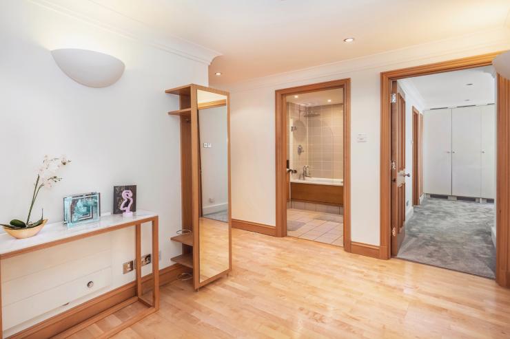 Lovelydays luxury service apartment rental - Soho - Argyll Street Penthouse - Owner - 2 bedrooms - 2 bathrooms - Hallway - 6608b447aeeb - Lovelydays