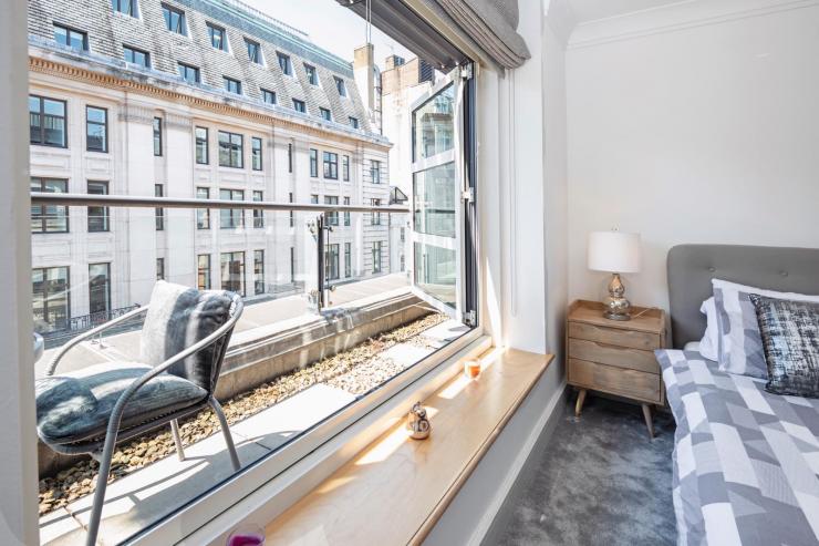 Lovelydays luxury service apartment rental - Soho - Argyll Street Penthouse - Owner - 2 bedrooms - 2 bathrooms - Balcony with view - 35238325acc7 - Lovelydays