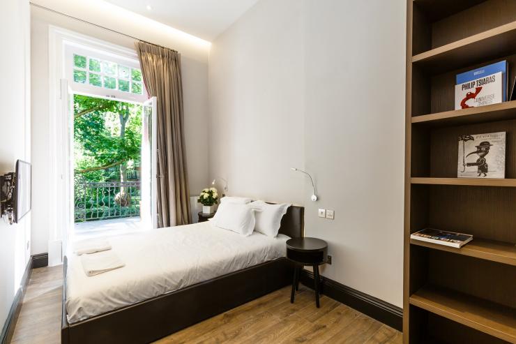 Lovelydays luxury service apartment rental - Kensington - Bramham Gardens - Lovelysuite - 3 bedrooms - 2 bathrooms - Single bed - 6a4a2131b0f1 - Lovelydays