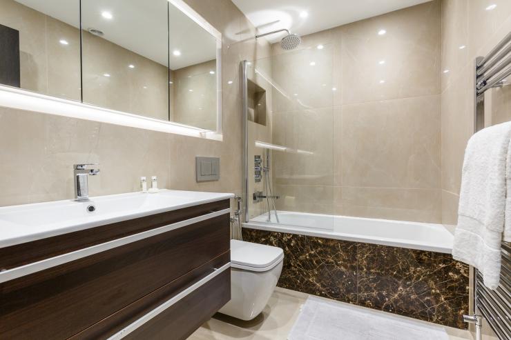 Lovelydays luxury service apartment rental - Kensington - Bramham Gardens - Lovelysuite - 3 bedrooms - 2 bathrooms - Beautiful bathtub - 9a3b8b4ce636 - Lovelydays