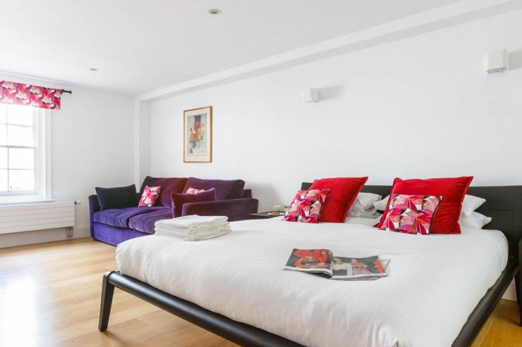 Lovelydays luxury service apartment rental - London - Notting Hill - Campden Street - Lovelysuite - 3 bedrooms - 2 bathrooms - King bed - dfe2d3397078 - Lovelydays