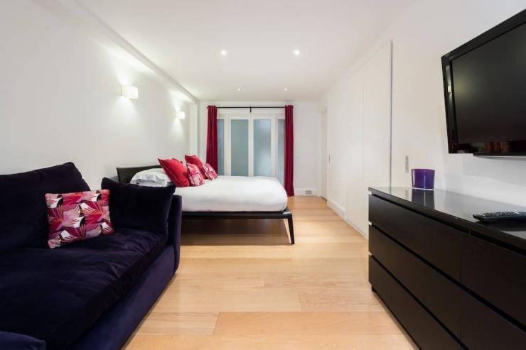 Lovelydays luxury service apartment rental - London - Notting Hill - Campden Street - Lovelysuite - 3 bedrooms - 2 bathrooms - Queen bed - 02d670033305 - Lovelydays