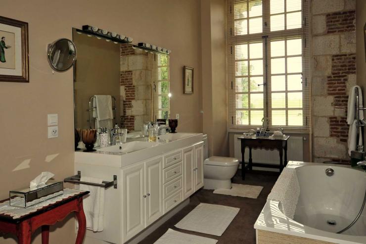 Lovelydays luxury service apartment rental - Saint-Maclou - Chateau Edouard - Lovelysuite - 5 bedrooms - 5 bathrooms - Huge Double shower - 74e673d9c8a9 - Lovelydays