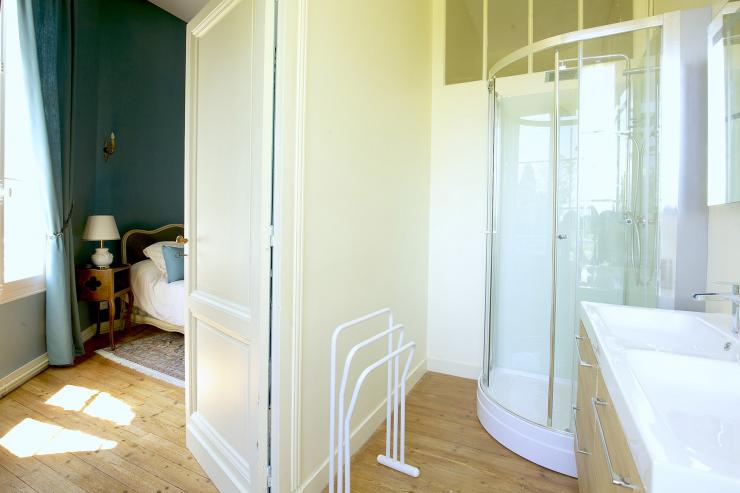 Lovelydays luxury service apartment rental - Libourne - Chateau de JUNAYME - Lovelysuite - 7 bedrooms - 6 bathrooms - Lovely shower - c8ae12a3fd3d - Lovelydays