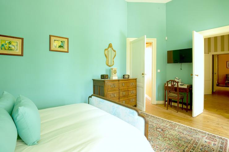 Lovelydays luxury service apartment rental - Libourne - Chateau de JUNAYME - Lovelysuite - 7 bedrooms - 6 bathrooms - Queen bed - 57cfbc76ba20 - Lovelydays