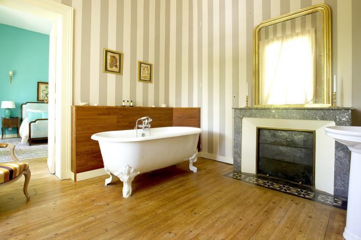 Lovelydays luxury service apartment rental - Libourne - Chateau de JUNAYME - Lovelysuite - 7 bedrooms - 6 bathrooms - Large bathtub - 48574187d410 - Lovelydays