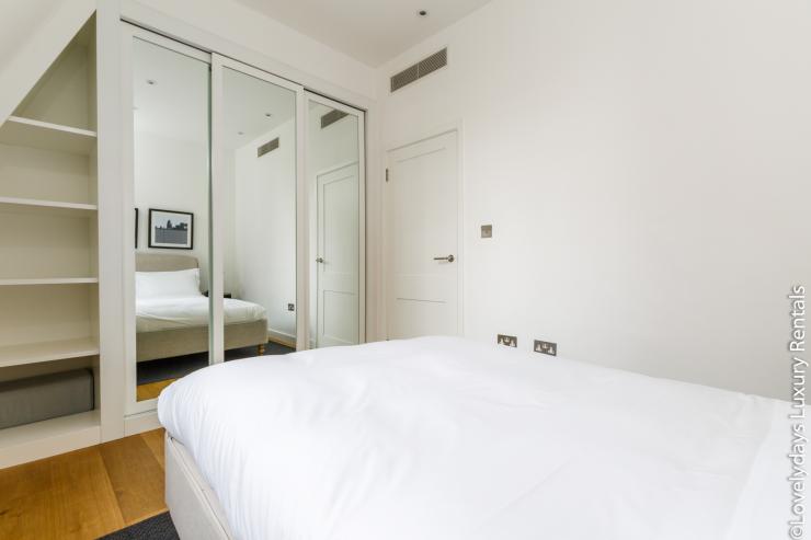 Lovelydays luxury service apartment rental - Covent Garden - Cockspur Street - Lovelysuite - 3 bedrooms - 2 bathrooms - Single bed - 83dc465992bf - Lovelydays