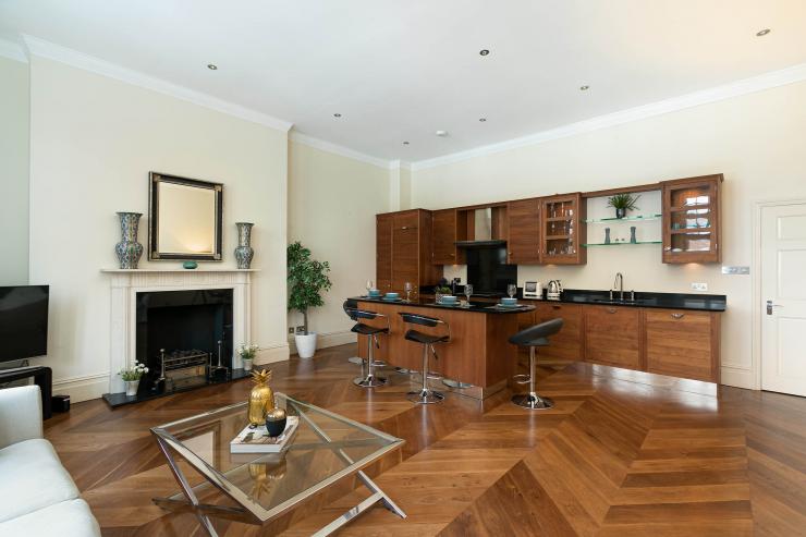 <p>Lovelydays Luxury Rentals introduce you pictures of a charming house in the heart of Knightsbridge</p>