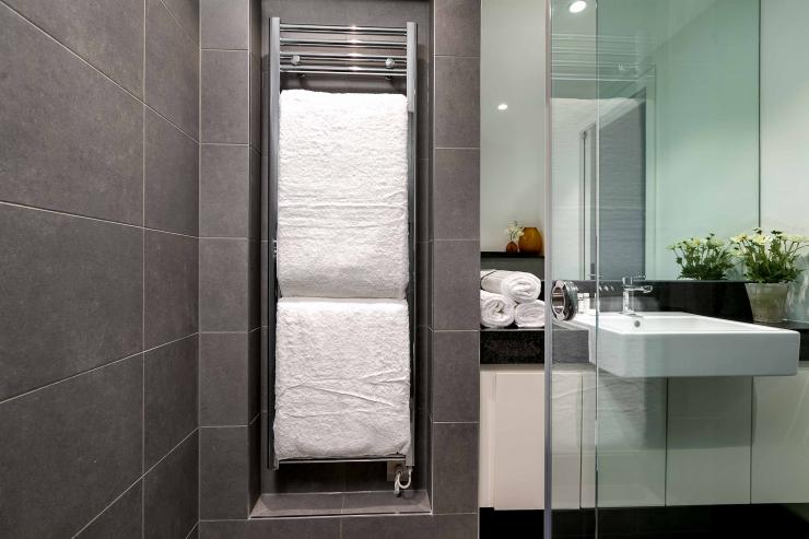 Lovelydays luxury service apartment rental - London - Covent Garden - Prince's House 506 - Lovelysuite - 2 bedrooms - 2 bathrooms - Lovely shower - 053a8355289d - Lovelydays