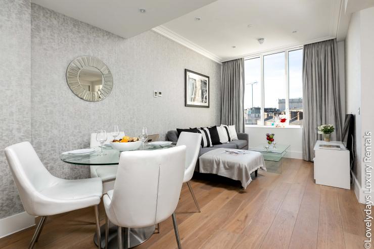 Lovelydays luxury service apartment rental - London - Covent Garden - Prince's House 606 - Lovelysuite - 2 bedrooms - 1 bathrooms - Luxury living room - 2ae34f0b318f - Lovelydays