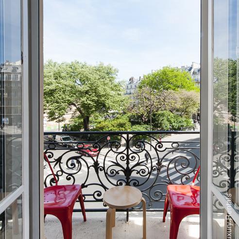Lovelydays Luxury Rentals introduce you pictures of Rue de la Sorbonne in the 5th arrondissement of Paris.