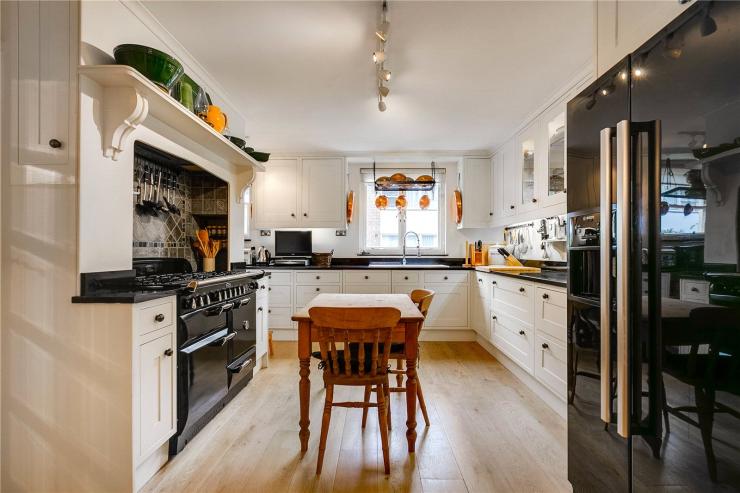 Lovelydays Luxury Rentals introduce Stanhope Gardens house in the center of London.