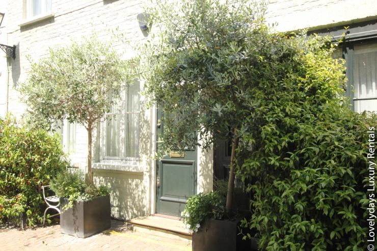 Lovelydays Luxury Rentals introduce you pictures of a charming house in the earth of South Kensington