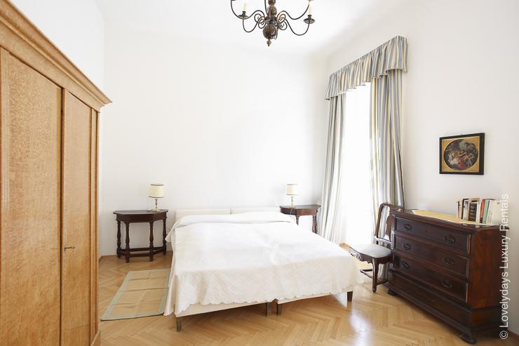 Lovelydays Luxury Rentals introduce you pictures of a charming apartment in Vienna.