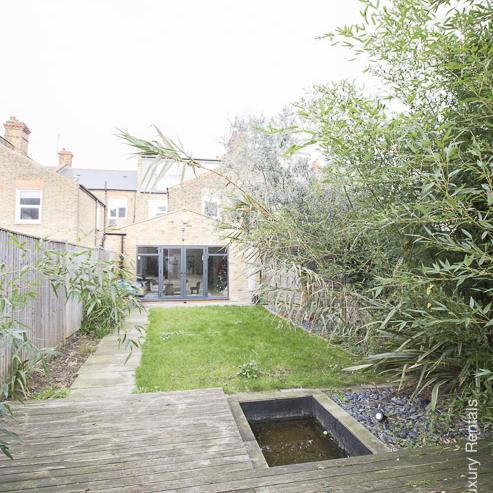 Lovelydays Luxury Rentals introduce this beautiful house in Sheperd's Bush, London