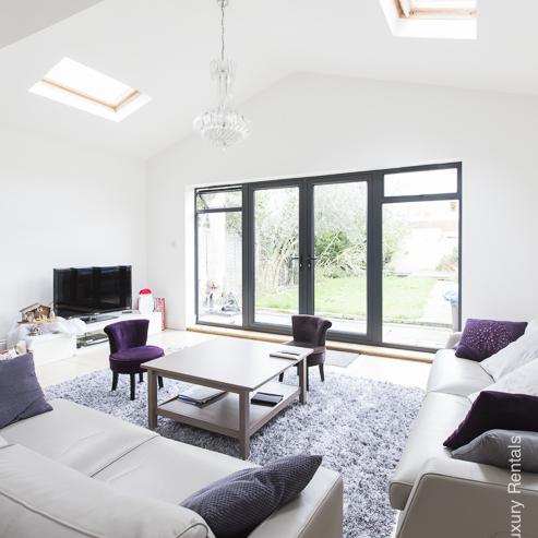 Lovelydays Luxury Rentals introduce this beautiful house in Sheperd's Bush, London