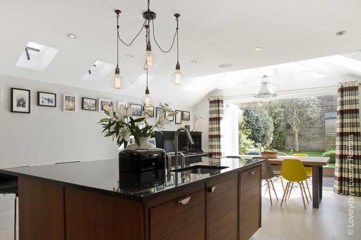 Lovelydays Luxury Rentals introduce you pictures of a charming house in Walham Green, London.