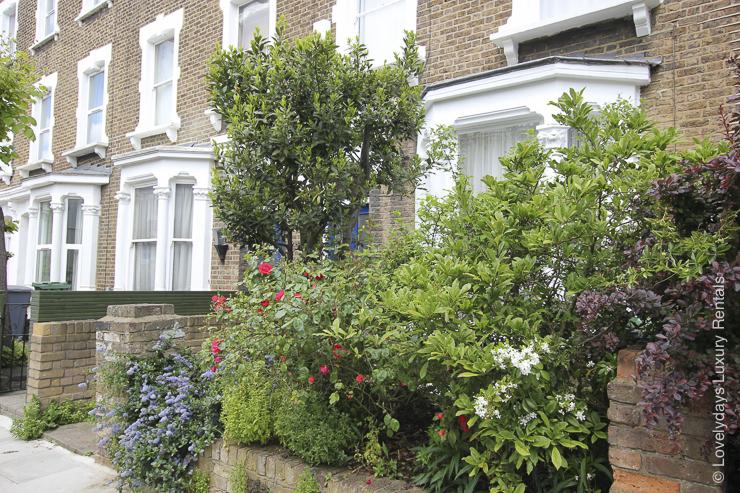 Lovelydays Luxury Rentals introduce you pictures of a huge charming House in Kentish Town, London.