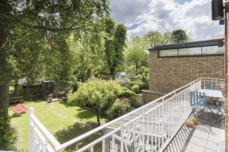Lovelydays Luxury Rentals introduce you pictures of a huge charming house in Primrose Gardens, London.