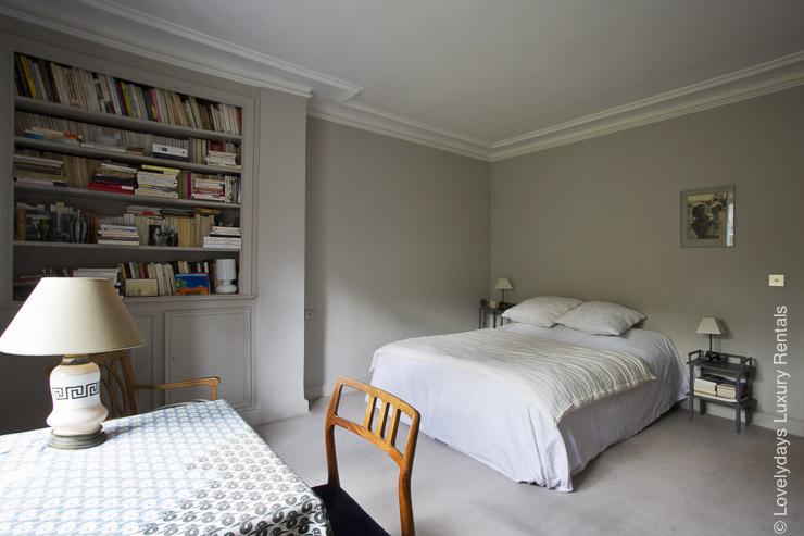 Lovelydays Luxury Rentals introduce this beautiful apartment in Paris - 7eme - Invalides.