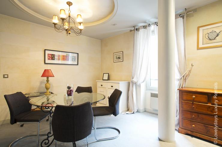 Lovelydays Luxury Rentals introduce Rue du Bouquet de Longchamp apartment in the center of London, Kensington.