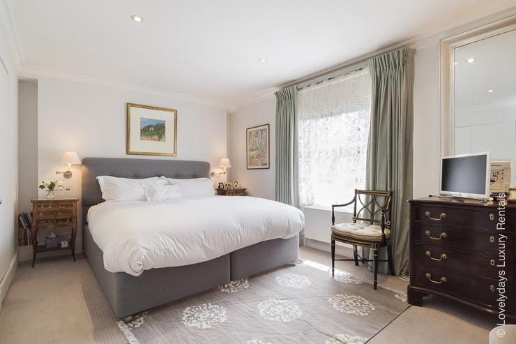 Lovelydays Luxury Rentals introduce Newton Road House in the center of London, Notting Hill.