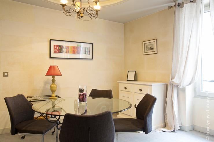 Lovelydays Luxury Rentals introduce Rue du Bouquet de Longchamp apartment in the center of London, Kensington.