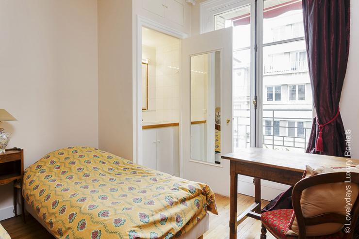 Lovelydays Luxury Rentals introduce you pictures of a charming Apartment in the heart of Paris.