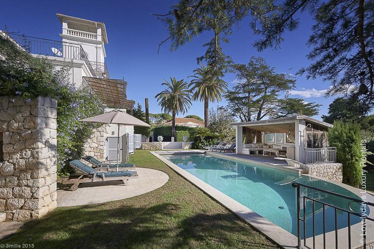 Lovelydays luxury service apartment rental - France - French South East - Villa la Gardiole - Lovelysuite - 5 bedrooms - 5 bathrooms - Outside swimming pool - a79f348d681e - Lovelydays