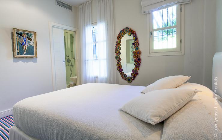 Lovelydays luxury service apartment rental - France - French South East - Villa la Gardiole - Lovelysuite - 5 bedrooms - 5 bathrooms - Double bed - 21069d517481 - Lovelydays