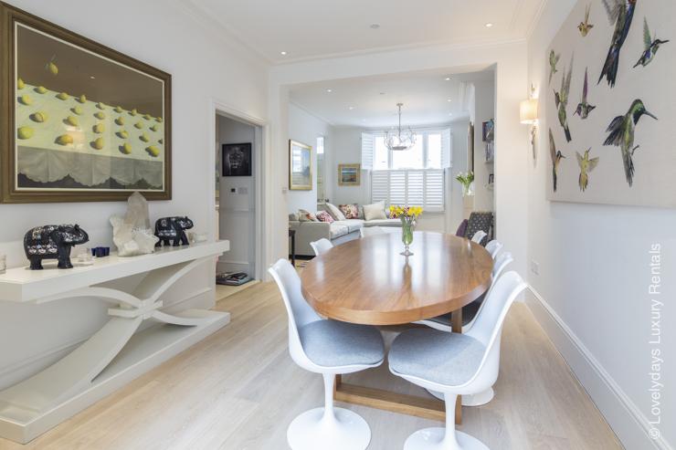 Lovelydays Luxury Rentals introduce you pictures of a Amazing house in Kensington, London.