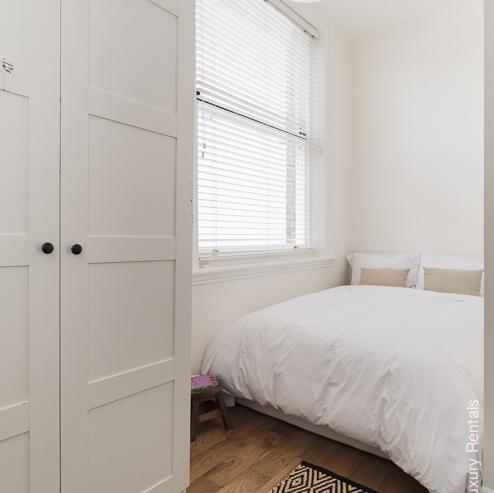 Lovelydays Luxury Rentals introduce you pictures of a huge charming flat in Chelsea, London.